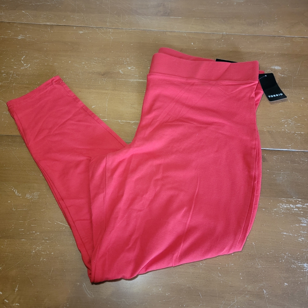Torrid Women's Vibrant Red Cropped Pants Plus Size 3X NWT